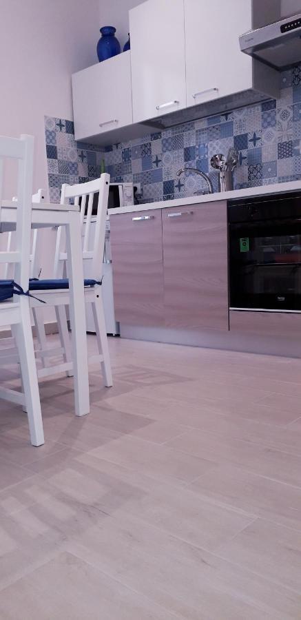 Lamberti Beach Apartment - 150 M From The Sea - Just Renewed - Wifi Савона Екстер'єр фото