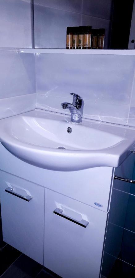 Lamberti Beach Apartment - 150 M From The Sea - Just Renewed - Wifi Савона Екстер'єр фото