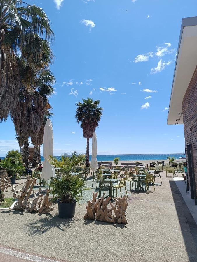 Lamberti Beach Apartment - 150 M From The Sea - Just Renewed - Wifi Савона Екстер'єр фото
