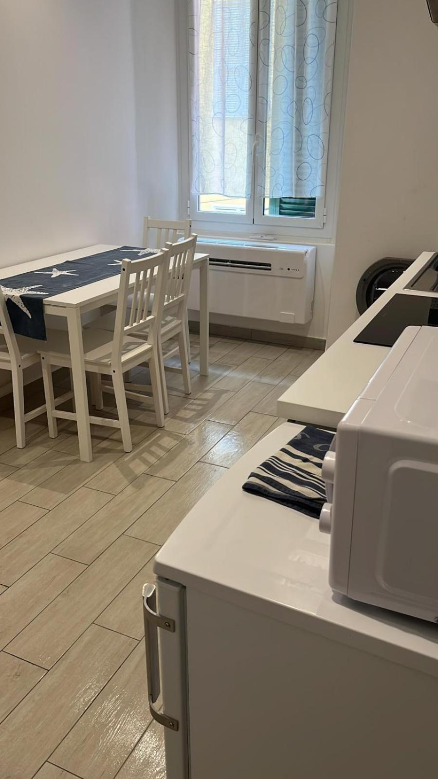 Lamberti Beach Apartment - 150 M From The Sea - Just Renewed - Wifi Савона Екстер'єр фото